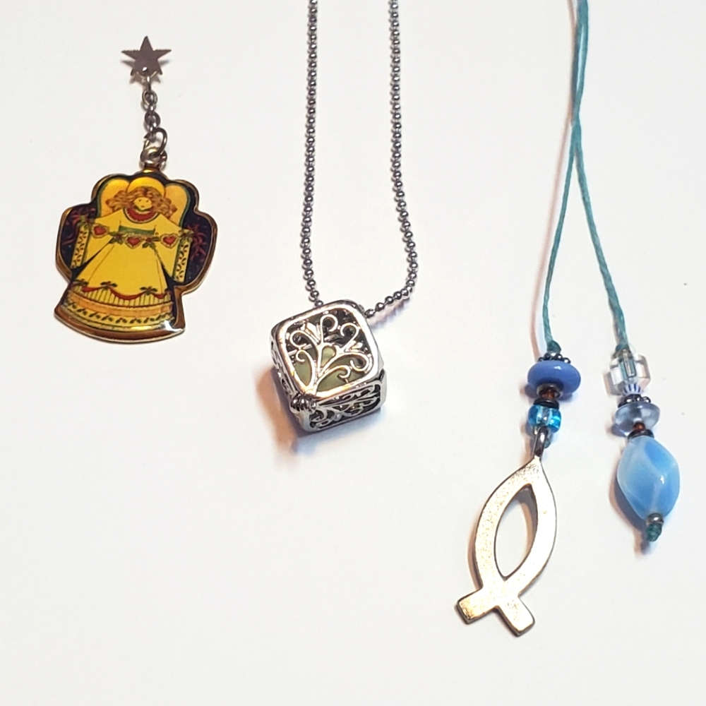 Memory Marks Bookmark, Angel Pin, and Essential Oil Diffuser Prayer Box